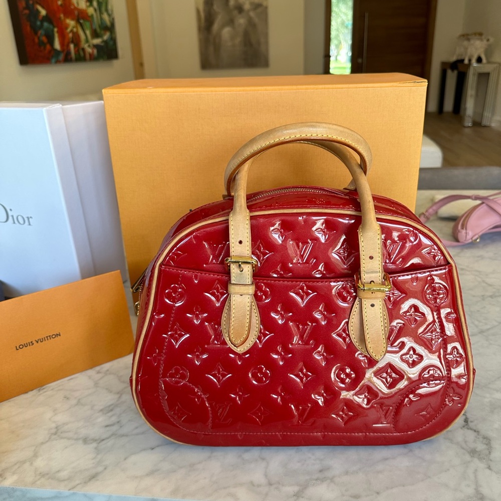 Louis Vuitton Red Patent 2000-2010 Monogram Vernis Summit Drive handbag